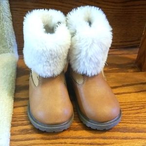 Size 5 - toddler girl OSHKOSHBGASH Boots